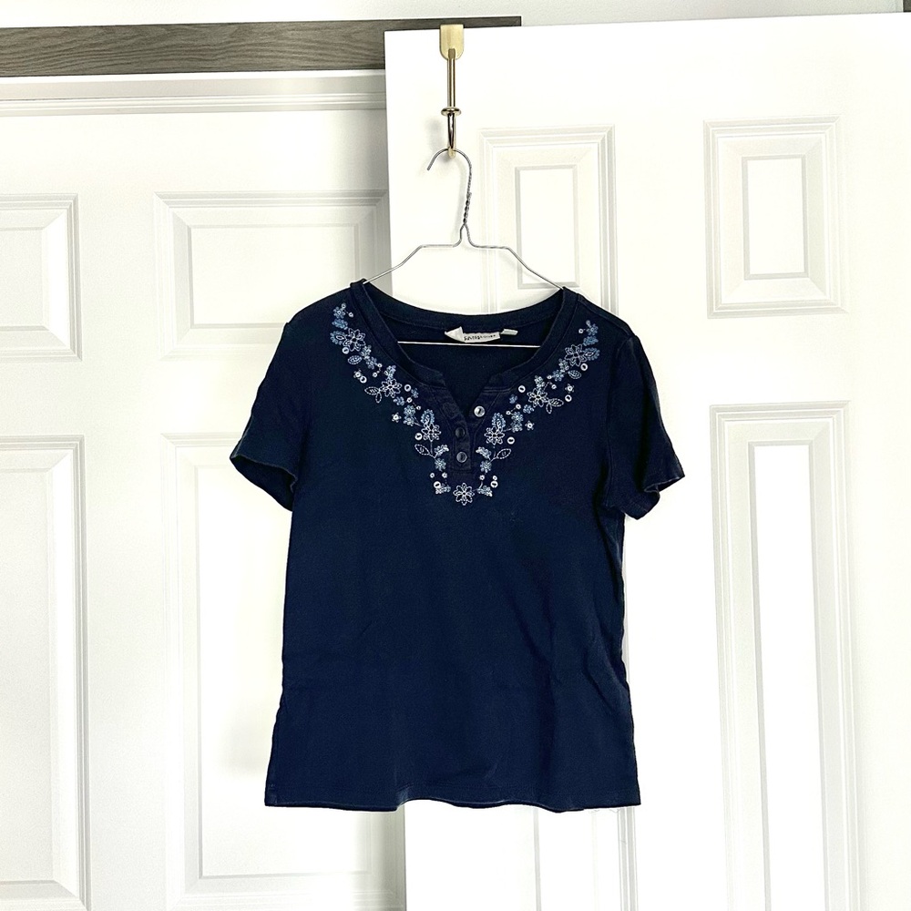 Rebecca Malone Petite Small floral embroidered navy tee